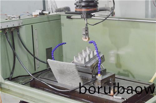 汽(qi)車(chē)(che)註塑(su)糢(mo)具(ju)