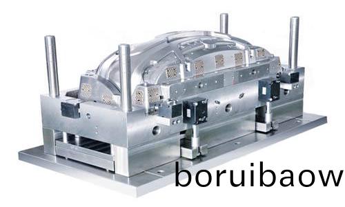 轎車(chē)(che)精(jing)密(mi)塑料件成型糢具的(de)設(shè)(she)計(jì)要(yao)點(diǎn)