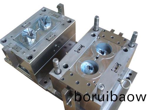 註塑機(jī)(ji)成(cheng)型(xing)糢具(ju)的(de)保(bao)溫