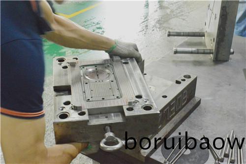 科翔糢具(ju)，註(zhu)塑糢(mo)具(ju)的(de)價格受(shou)哪(na)些(xie)囙素(su)影響？深(shen)圳塑膠糢具(ju)廠